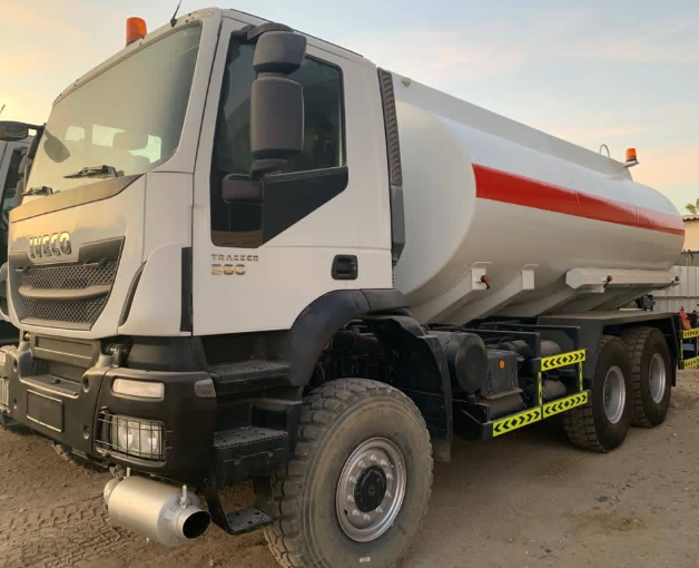 6x6 water tanker for hire in the UAE